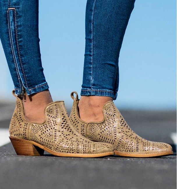 Botins Lamu Cor Dourado