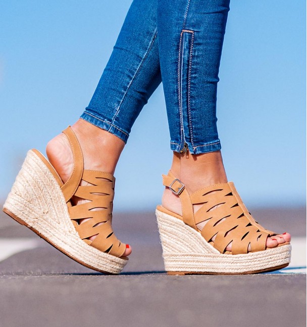 Alassio Heel Camel Sandals