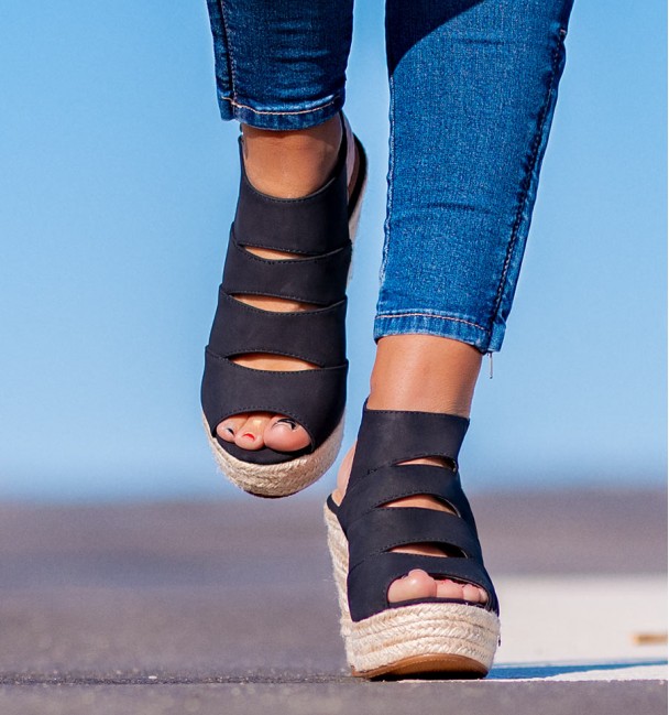 Albenga Black Sandals