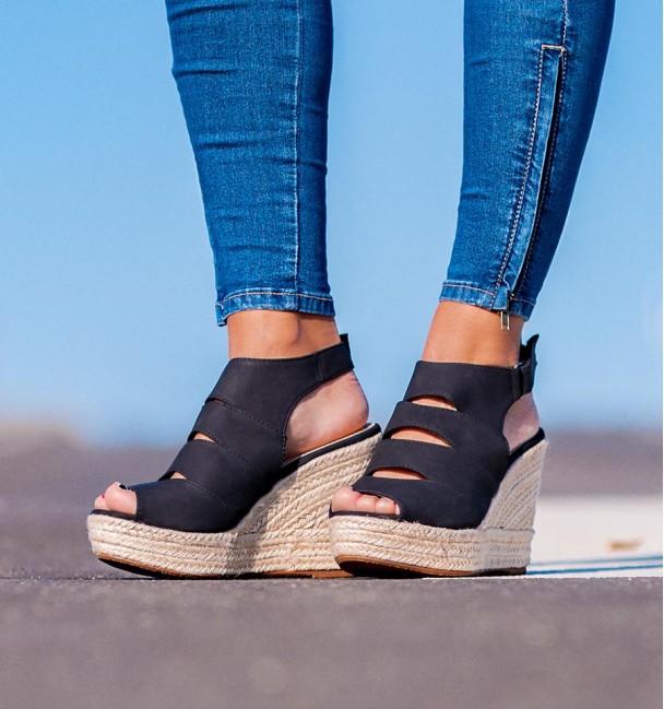 Albenga Black Sandals