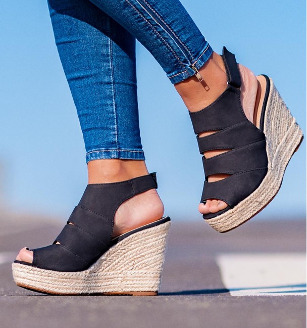 Albenga Black Sandals