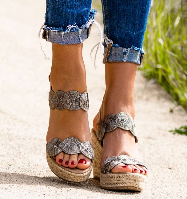 Cunhas Anae cor Chumbo