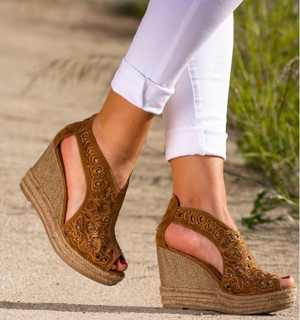 Bayama Camel Wedges