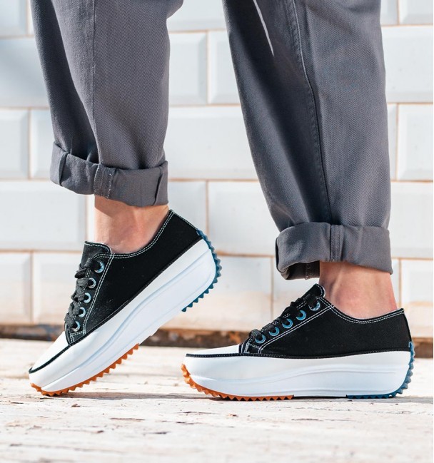 Black Sneakers Caddy