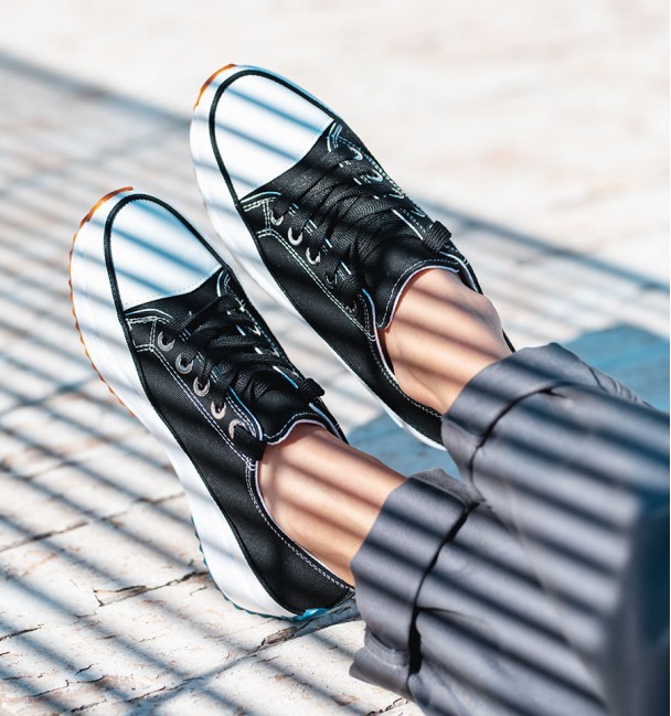 Black Sneakers Caddy