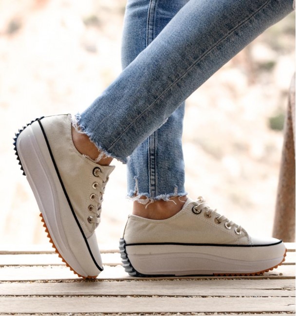 White Sneakers Caddy White Sneakers Caddy