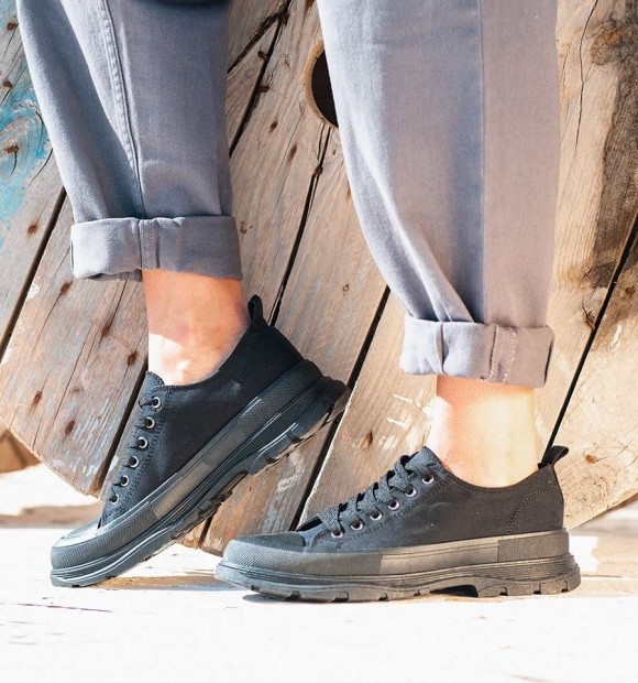 BLACK TRAINERS MON 2