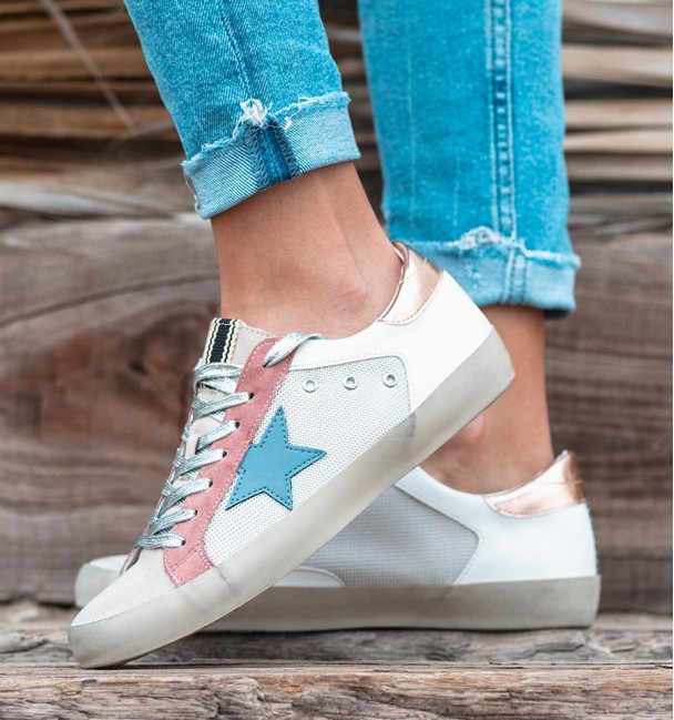 Sand Pink Blue Lyra Sneakers