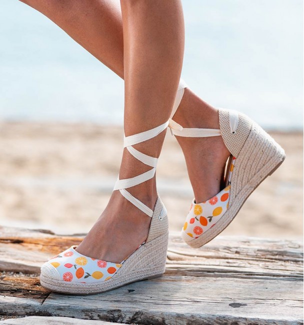 Orange esparto wedge