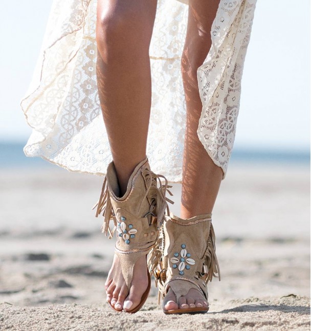 Bohochic kahki botas sandálias