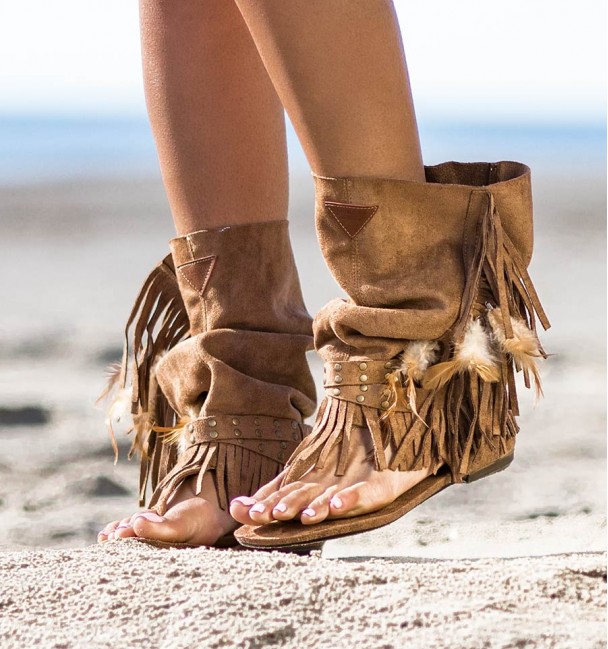 Botas sandalias bohemias lado Botas sandalias bohemias lado