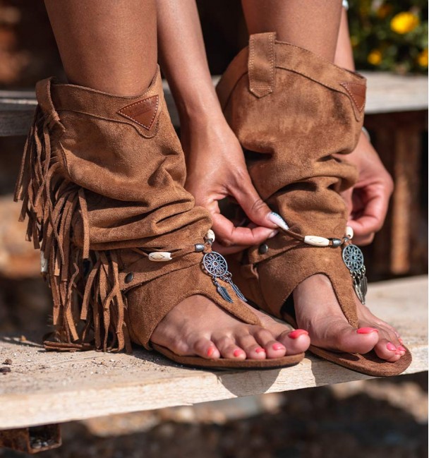 Botas de sandália cor camelo para mulher