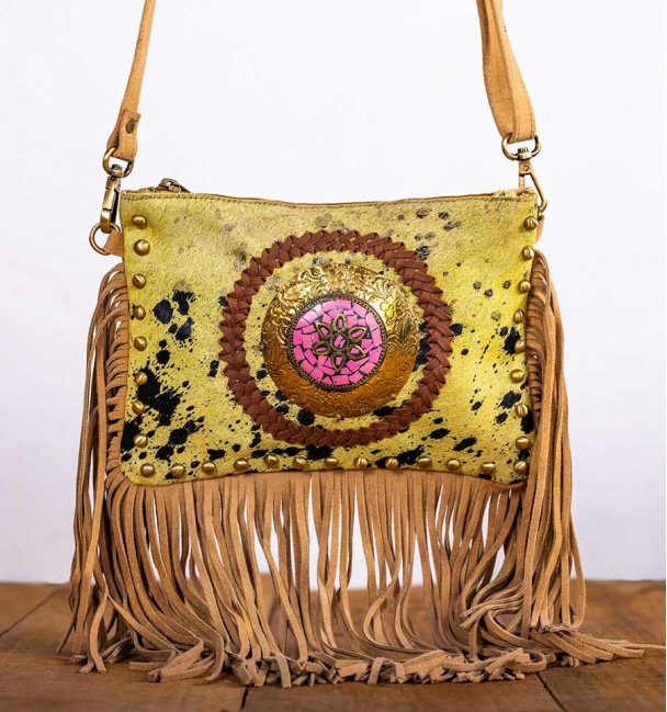 Bolsa de ombro com franjas preto , camel y dorado