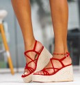 Sandals with wedge and jute platform in red