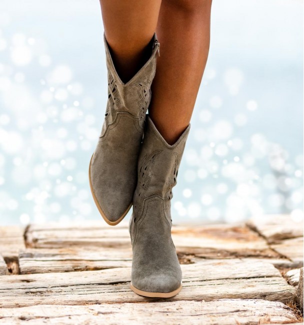 Botas cowboy con caña troquelada y tacón, color verde oscuro