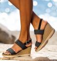 Black wedges with braided-effect rubber sole