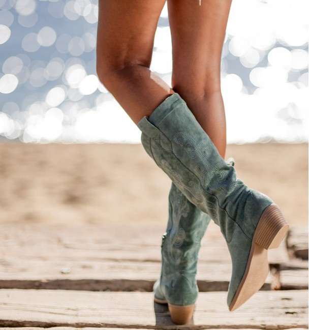 Back photo Cowboy boots in water green color with embroidery and inner zipper. cuban heel Back photo Cowboy boots in water green color with embroidery and inner zipper. cuban heel