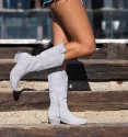 Picture of women Cowboy boots in ice color with embroidery and inner zipper. cuban heel