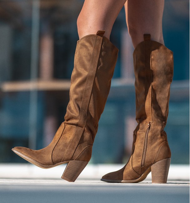 Brown cowboy boots Urban