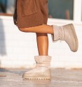 Botas acolchadas beige, botas de invierno tipo apreski, nylon y pelo interior, suela de goma.