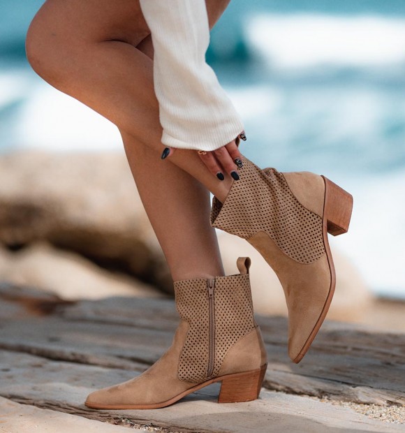 Montreal light brown cowboy boots