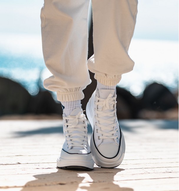 Women's platform canvas trainers