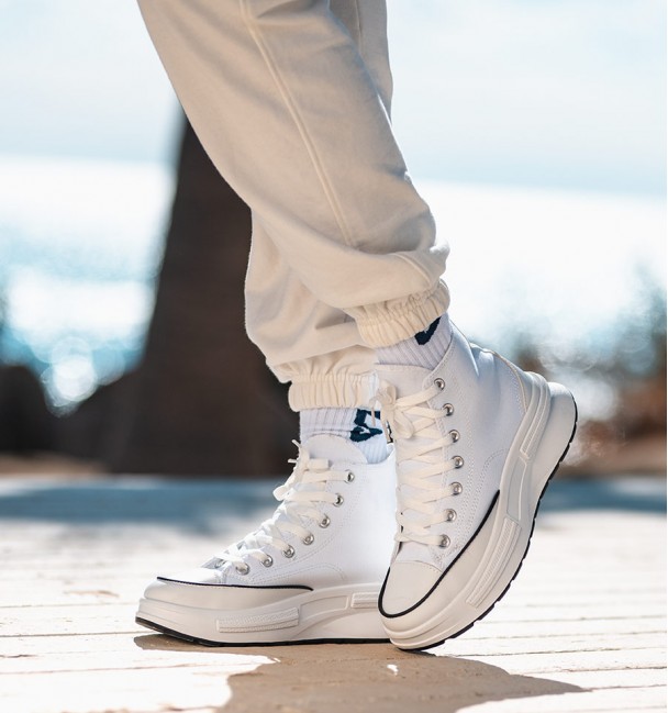Women's platform canvas trainers