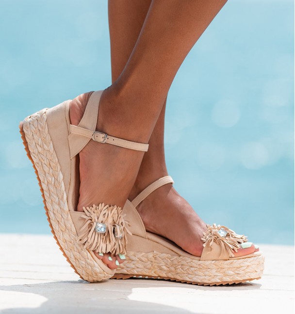Cuñas beige flecos Cuñas beige flecos