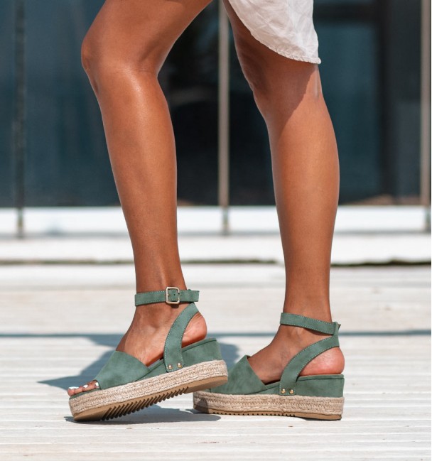Green yute platform with bracelet Green yute platform with bracelet
