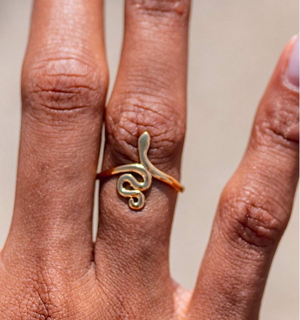 Mini snake gold ring