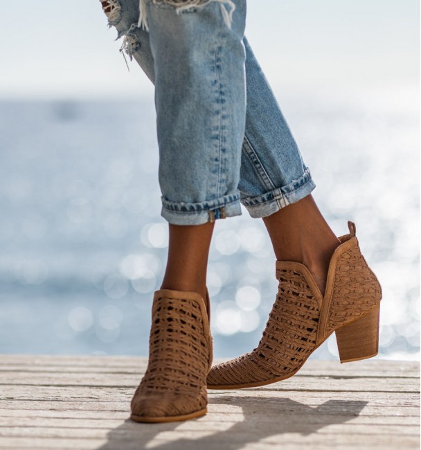 Brown openwork country ankle boot