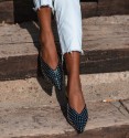Heeled flat shoes with studs