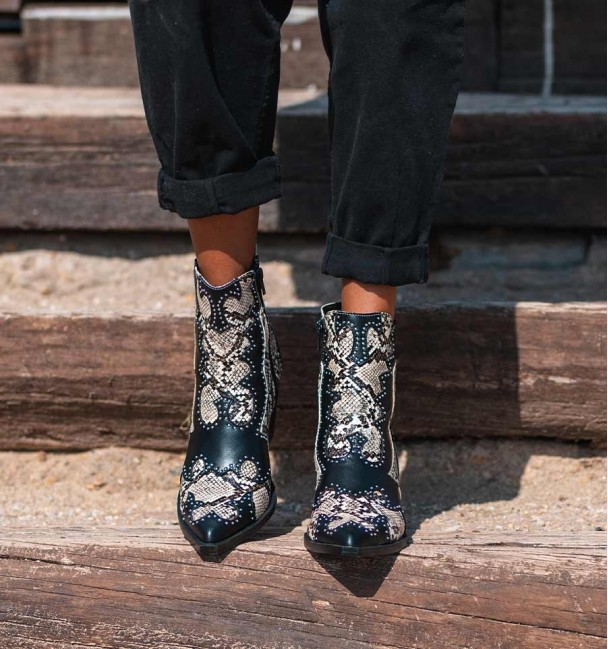 Botinhas de cowboy combinadas Lola Botinhas de cowboy combinadas Lola