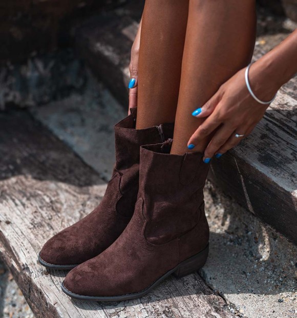 Country boots Almonte coffee 2