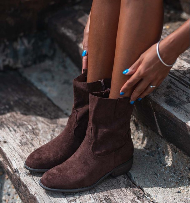 botas camperas media caña marrones con cremallera