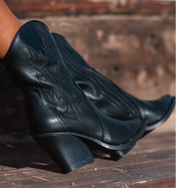 Adela cowboy boot low top