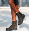 botas militares verdes con suela track y cordones