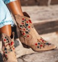 beige camper boots Flores