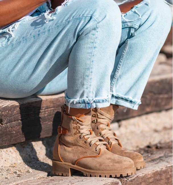 Alejo military boots