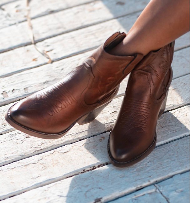 brown boots Candela