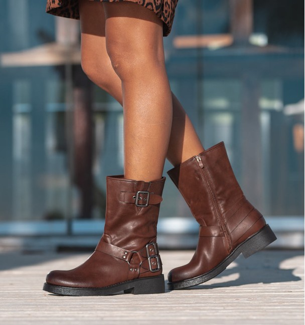 brown women biker boots