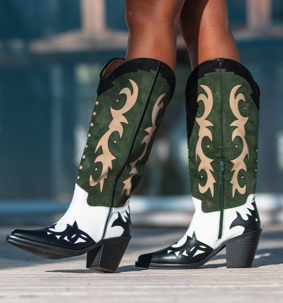 Botas de cowboy verdes, brancas, pretas e bege. Salto alto preto e salto alto. Vegan