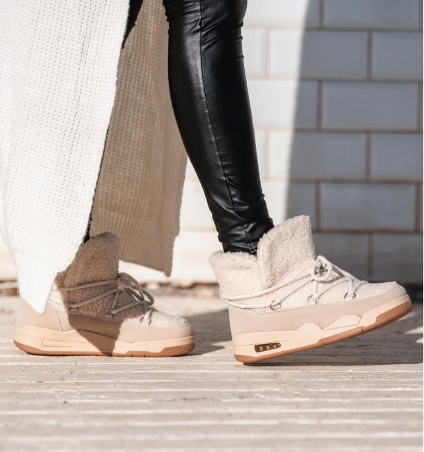 Beige winter boots Neval Beige winter boots Neval