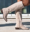 Botas camperas beige Linda