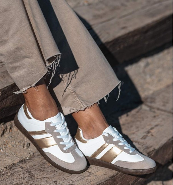 golden traines Gaze