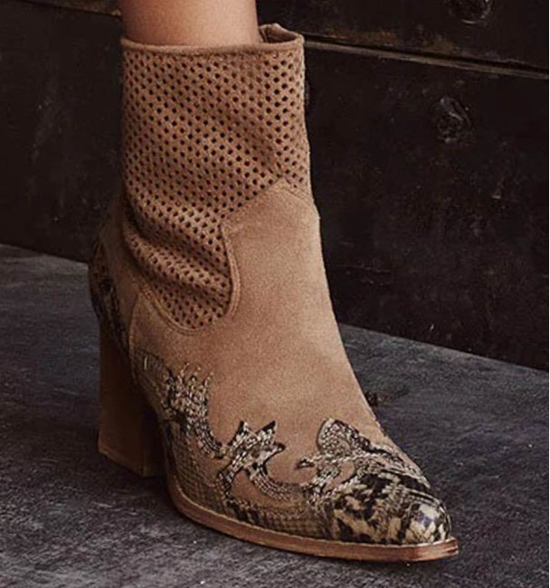 Botas de cowboy castanhas de cano...