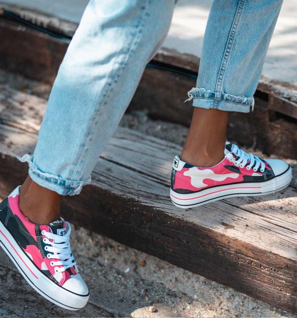 Pink camouflage sneakers 2