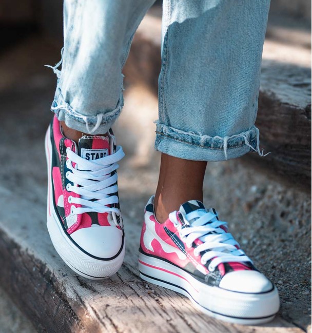 Ténis de camuflagem rosa