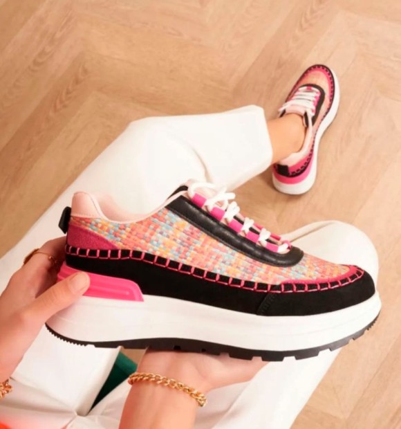 women's black and fuchsia running trainers with high soles and combined colours. Animal free 2
