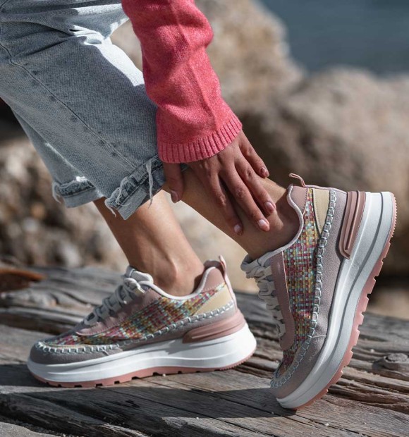 running trainers in pastel colours, pink, turquoise with white and pink high soles